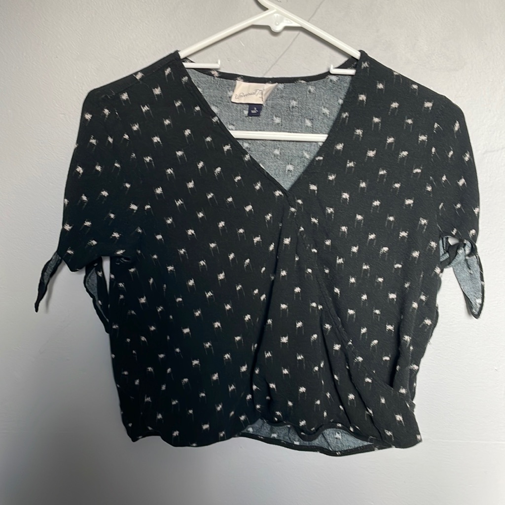 Universal Thread Size S Cross Front Tie Sleeves Top Girly Romantic Taylor
